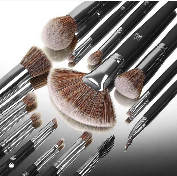 Beautiful Essential Makeup Brushes