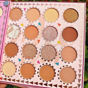 Trendy fashion-makeup-palette-eyeshadow-blush-highlighter