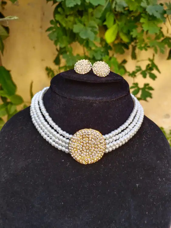 classy-trendy-white-pearl-with-stones-necklace