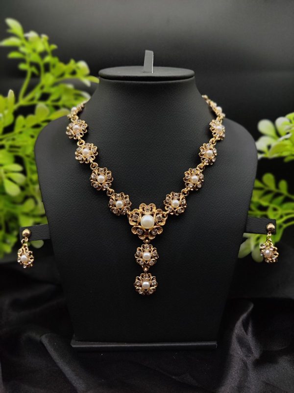 imported-majestic-pearl-flower-necklace-set-_f0_9f_8c_b8_e2_9c_a8-best-quality-necklace-for-girls-women-artificial-jewellery-1