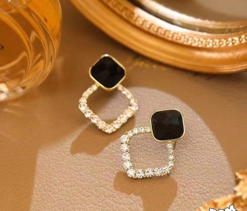 Zircon Korean Black Shiny EaringMaterial